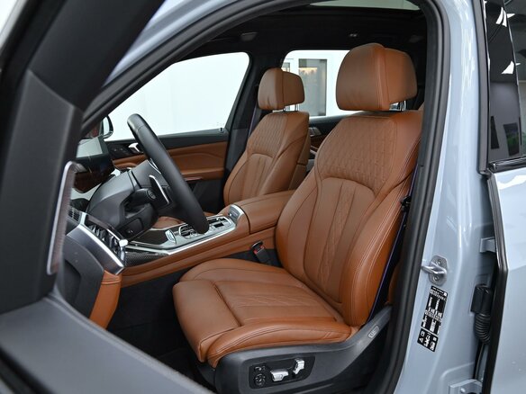 2026 BMW X7 40d I (G07) Рестайлинг, серый, 18600000 рублей - вид 6