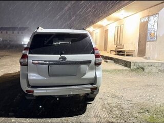 2015 Toyota Land Cruiser Prado 5-speed 150 Series Рестайлинг 1, белый, 3000000 рублей, вид 2