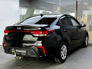 2017 Kia Rio IV, чёрный, 979000 рублей, вид 5