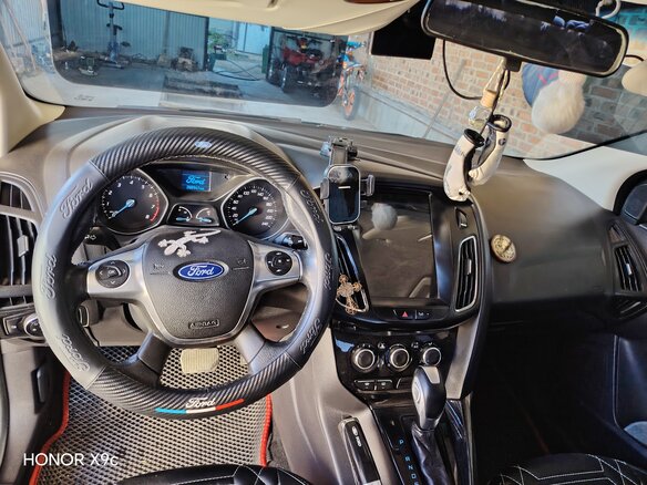 2012 Ford Focus III, чёрный, 710000 рублей - вид 2