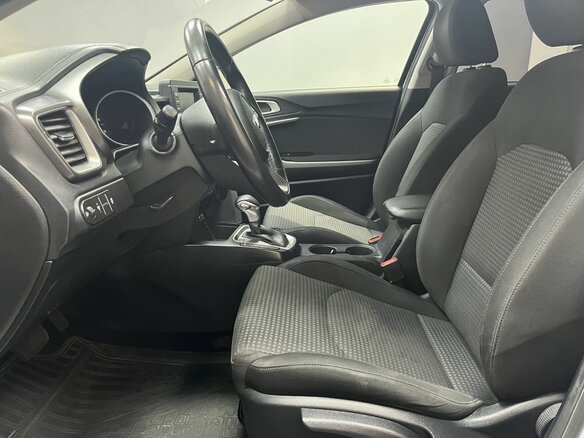 2019 Kia Ceed III, белый, 1550000 рублей - вид 9