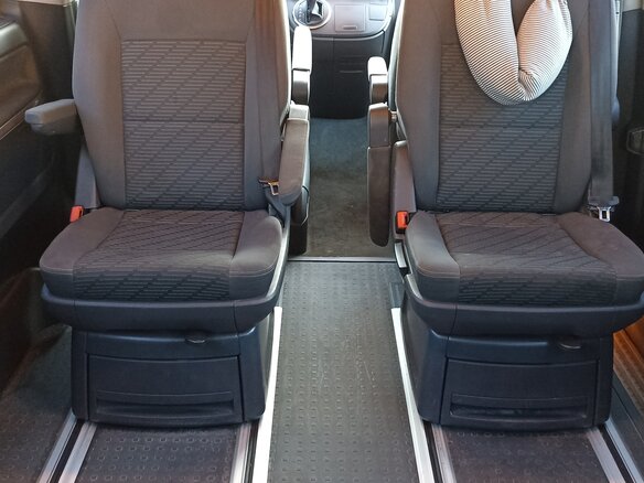 2013 Volkswagen Multivan T5 Рестайлинг, чёрный, 1940000 рублей - вид 22
