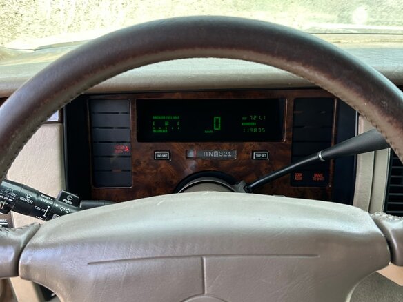 1996 Cadillac Fleetwood II, золотистый, 1000000 рублей - вид 4