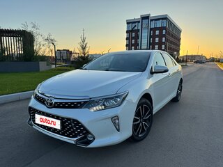 2017 Toyota Camry VII (XV50) Рестайлинг 2, белый, 2000000 рублей, вид 1