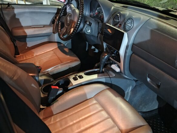 2007 Jeep Cherokee III (KJ) Рестайлинг, серебристый, 600000 рублей - вид 6