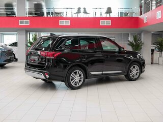2019 Mitsubishi Outlander III Рестайлинг 3, чёрный, 1950000 рублей, вид 2