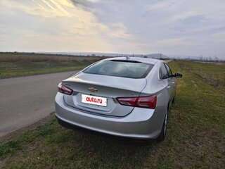 2022 Chevrolet Malibu IX Рестайлинг, серый, 1650000 рублей, вид 4