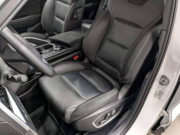 2024 Geely Tugella I Рестайлинг, белый, 3150000 рублей - вид 18