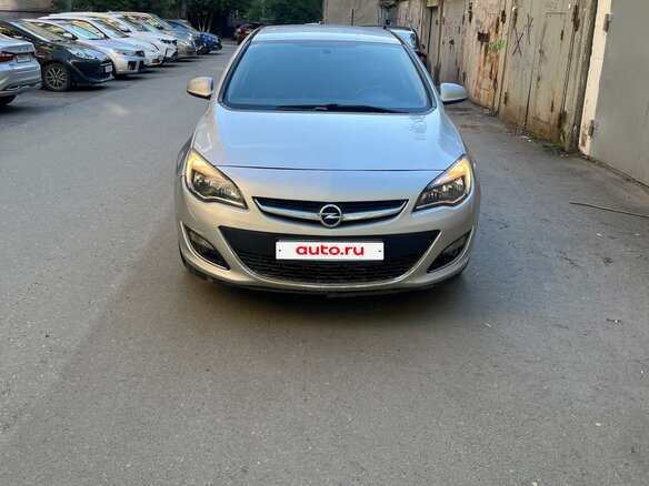 2012 Opel Astra J Рестайлинг, серебристый, 680000 рублей