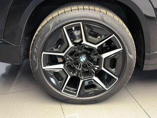 2026 BMW XM 50e, чёрный, 19250000 рублей, вид 3