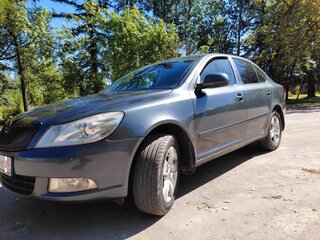 2011 Skoda Octavia II (A5) Рестайлинг, серый, 800000 рублей, вид 1