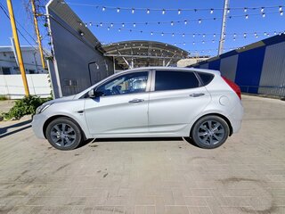 2012 Hyundai Solaris I, серебристый, 750000 рублей, вид 3