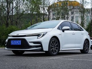 2023 Toyota Corolla Sporty XII (E210) Рестайлинг, белый, 1459999 рублей, вид 3