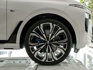 2026 BMW X7 40i I (G07) Рестайлинг, белый, 16480000 рублей, вид 4