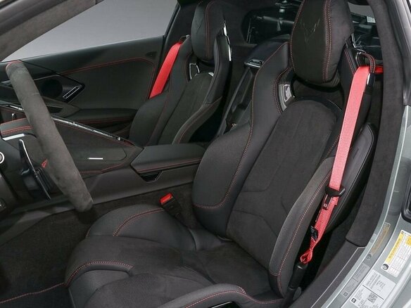 2025 Chevrolet Corvette Stingray C8, серый, 23000000 рублей - вид 9
