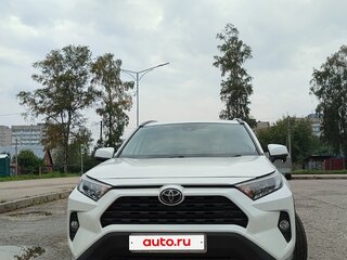 2019 Toyota RAV4 V (XA50), белый, 2820000 рублей, вид 2