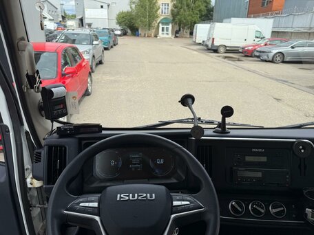 2024 Isuzu Elf (N-series), белый, 3000000 рублей, вид 4