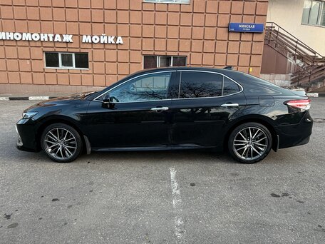 2023 Toyota Camry VIII (XV70) Рестайлинг, чёрный, 3700000 рублей, вид 4