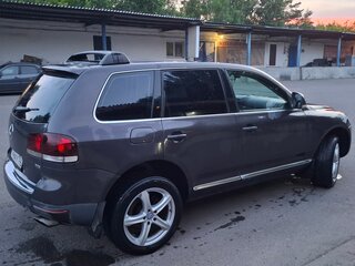 2007 Volkswagen Touareg I Рестайлинг, чёрный, 1250000 рублей, вид 5