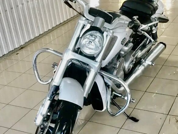2013 Harley-Davidson V-Rod Muscle, белый, 1670000 рублей - вид 9