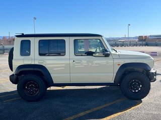 2025 Suzuki Jimny IV, бежевый, 2013009 рублей, вид 4
