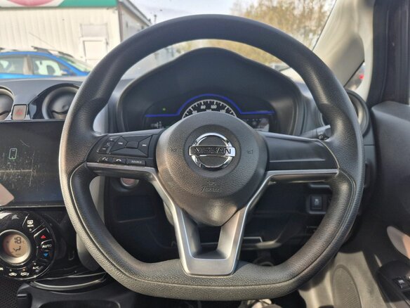 2016 Nissan Note e-Power II Рестайлинг, коричневый, 590000 рублей - вид 14