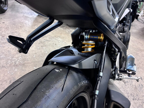 2026 Triumph Speed Triple, чёрный, 849000 рублей - вид 8