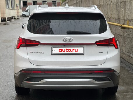 2021 Hyundai Santa Fe IV Рестайлинг, белый, 3850000 рублей, вид 4