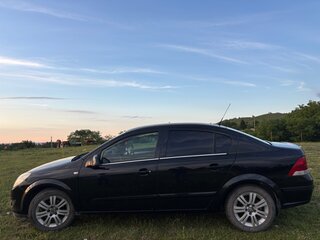 2010 Opel Astra H Рестайлинг, чёрный, 498000 рублей, вид 2