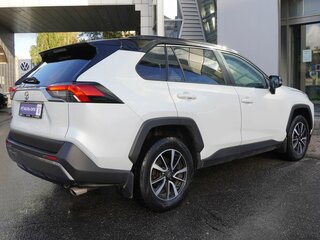 2021 Toyota RAV4 V (XA50), белый, 2415000 рублей, вид 4