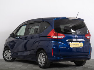 2017 Honda Freed II, синий, 1429000 рублей, вид 5