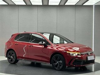 2022 Volkswagen Golf VIII, красный, 1900000 рублей, вид 1