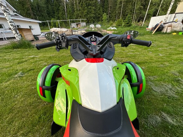 2014 BRP Can-Am Spyder, зелёный, 1245000 рублей - вид 10