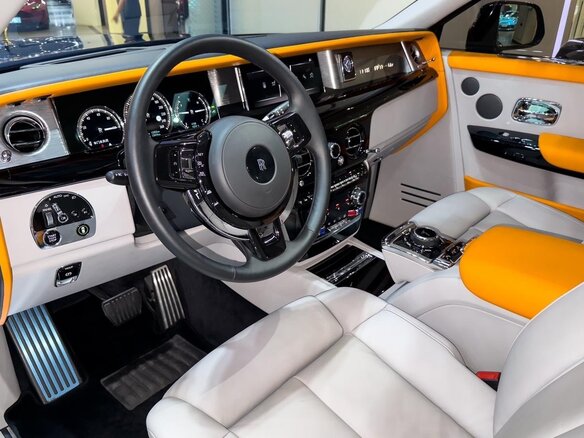 2023 Rolls-Royce Phantom Extended VIII Рестайлинг (Series II), чёрный, 47800000 рублей - вид 7