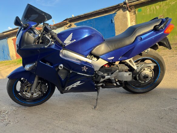 2001 Honda VFR 800, синий, 400000 рублей - вид 1
