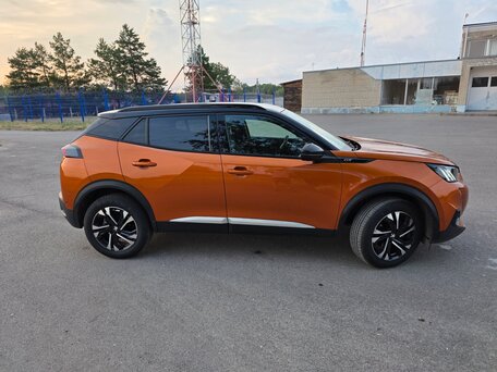 2021 Peugeot 2008 8AT II, оранжевый, 1750000 рублей, вид 4