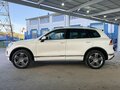 2017 Volkswagen Touareg II Рестайлинг, белый - вид 1