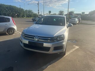 2012 Volkswagen Touareg II, серебристый, 2700000 рублей, вид 1