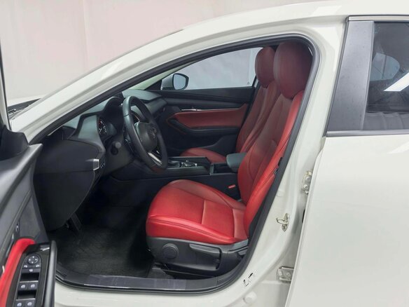 2025 Mazda 3 Axela IV (BP), белый, 1860000 рублей - вид 9