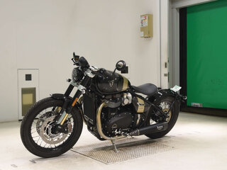 2026 Triumph Bonneville Bobber, чёрный, 1700000 рублей, вид 4