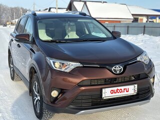 2017 Toyota RAV4 IV (XA40) Рестайлинг, коричневый, 2500000 рублей, вид 3