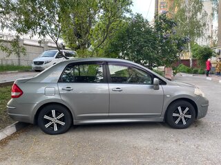 2011 Nissan Tiida I Рестайлинг, серый, 615000 рублей, вид 3