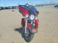 2010 Harley-Davidson Electra Glide, красный - вид 3