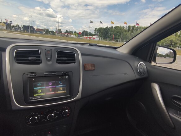 2022 Renault Logan Stepway II Рестайлинг, серебристый, 1350000 рублей - вид 13