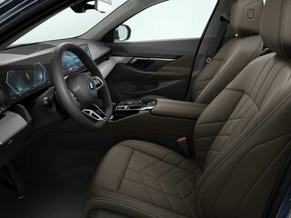 2025 BMW i5 Long eDrive35L, чёрный, 6990000 рублей, вид 2