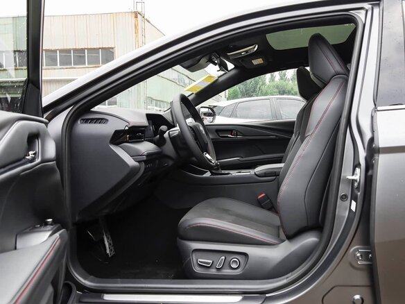 2026 Toyota Camry IX (XV80) China Market, белый - вид 10