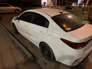 2017 Kia Rio IV, белый, 1700000 рублей, вид 2