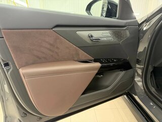 2026 BMW 7 серии 740 xDrive VII (G70) Рестайлинг, серый, 27300000 рублей, вид 4