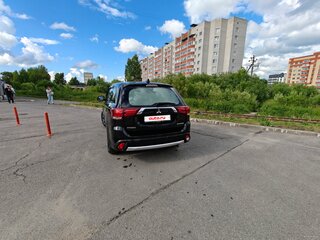2017 Mitsubishi Outlander III Рестайлинг 2, чёрный, 1695000 рублей, вид 5