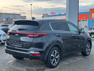 2019 Kia Sportage IV Рестайлинг, чёрный, 1950000 рублей, вид 4